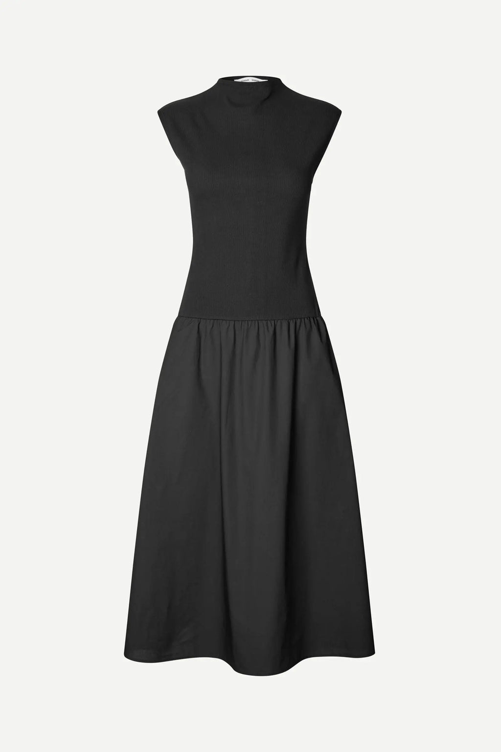 Robe Sathea Black