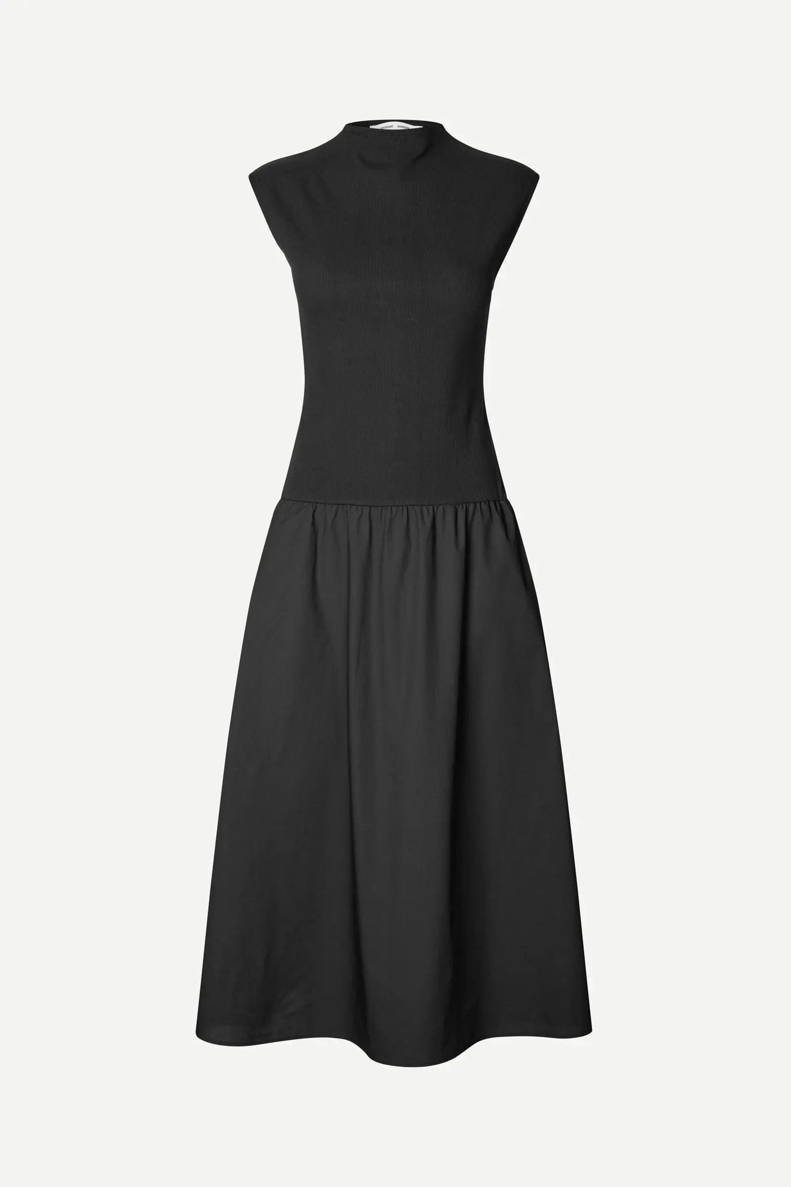 Robe Sathea Black