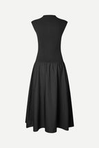 Robe Sathea Black