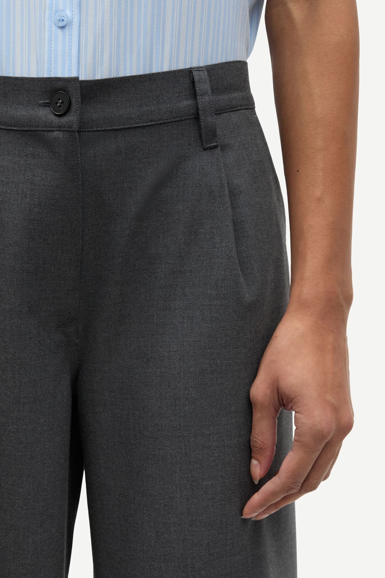 Short Saharper pleat