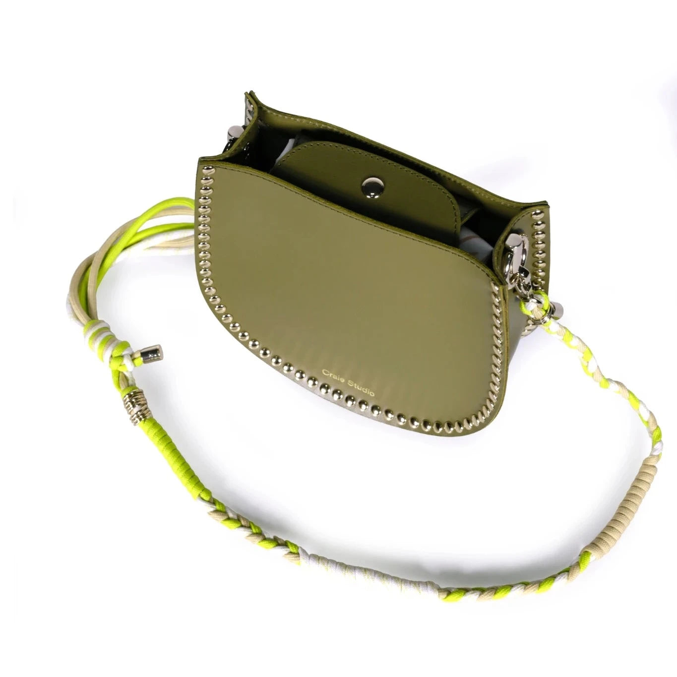 sac craie studio oro clou kaki detail rivets cuir bandouliere corde