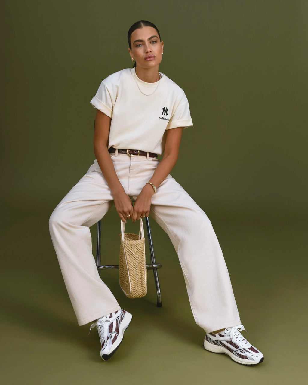 sneakers Mercer Re Run White Silver portées look complet femme style casual chic