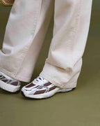 sneakers Mercer Re Run White Silver portées vue profil tenue casual femme