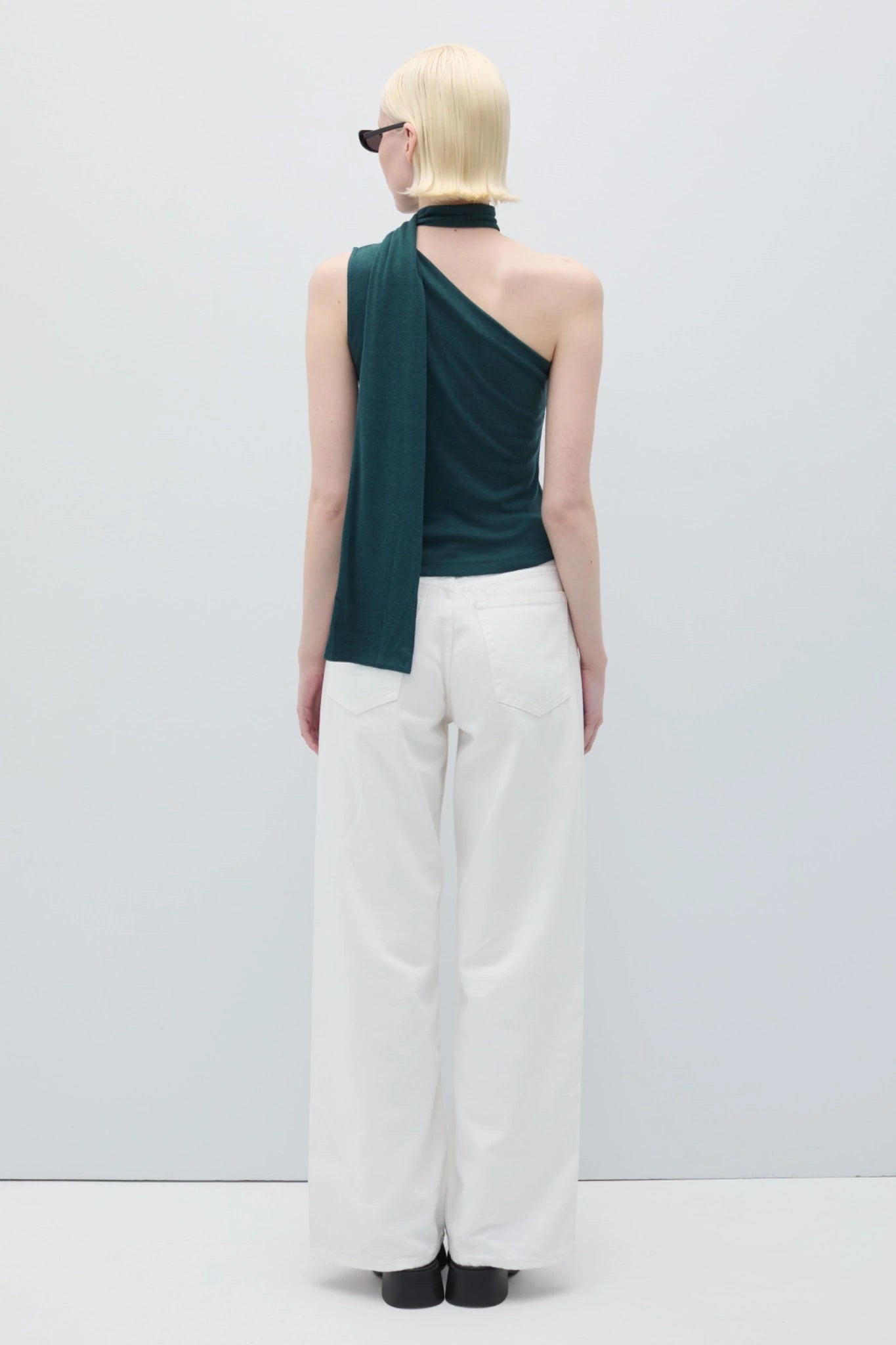 détail col croisé top Rita Row Béatrice Ocean tissu fluide vert